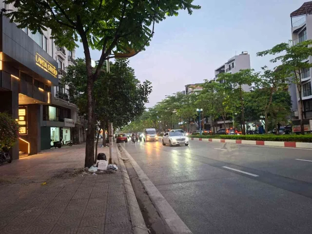 BÁN NHÀ MẶT PHỐ CỔ LINH 90M2- 4 TẦNG- KINH DOANH ĐỈNH- HƠN 30 TỶ
