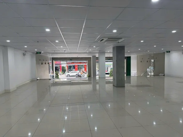 CHO THUÊ MẶT BẰNG TẦNG LỬNG – ĐƯỜNG NÚI THÀNH- 200 m²