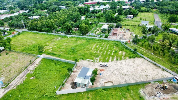 Bán đất 6957m² ngang 166m giá 54 tỷ tại Đường 11 Phường Long Hương