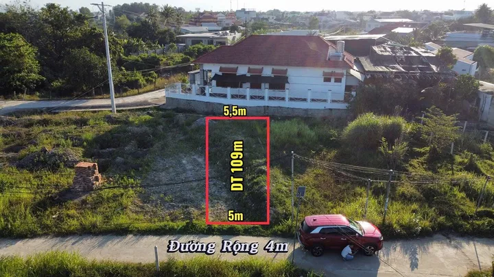 📣📣ĐẤT DÂN CẮT BÁN tại xã Diên Toàn , Cách đường Huỳnh Thúc Kháng vào chỉ 150M
- Diện tích : 109m2 , Full thổ cư. Ngang 5m ,nở hậu 5,5m