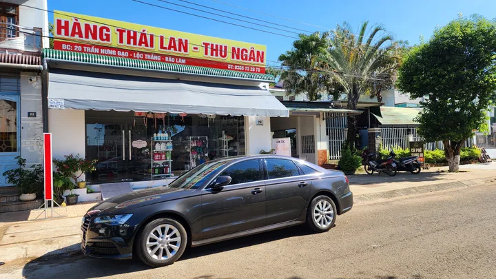Nhà mặt tiền buôn bán ngay trung tâm gần trường học cấp 123 gần sát bên chợ và mọi tiện ích .
