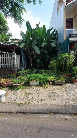 Đất mặt tiền UBND phường Hòa Xuân. Đường 7.5m, lề 4m. Diện tích 100m2.