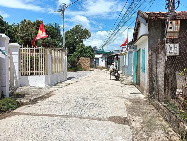 💢Đất thôn Đông gần cầu Vĩnh Phương 101m2 💰giá đi nhanh 1 tỷ 150tr💢
--
- Diện tích: 101m2 ngang 7,8m
- Vị trí: cách Cầu Vĩnh Phương chỉ 350m
- Đường bê tông ô tô tận nơi
- Hẻm cụt