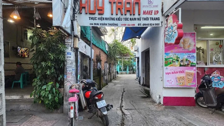 B.án lô đất hẻm Mai Xuân Thưởng, Phường Bắc Nha Trang.
🔸 Diện tích: 53,5m² (ngang 5.4m).
🔸 Hướng: Tây.
🔸 Pháp lý: Sổ hồng.
🔸 Vị trí: Lô đất cách đường chính Mai Xuân Thưởng 20m, xe ô tô đi vào quay đầu thoải mái, gần trường học, chợ, Bách Hoá Xanh.
🔸