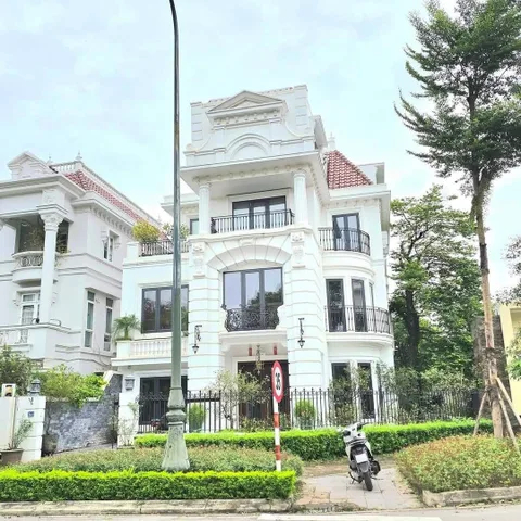 BÁN BIỆT THỰ KĐT CIPUTRA, TÂY HỒ. 305M2 - 4 TẦNG. MT 16M.