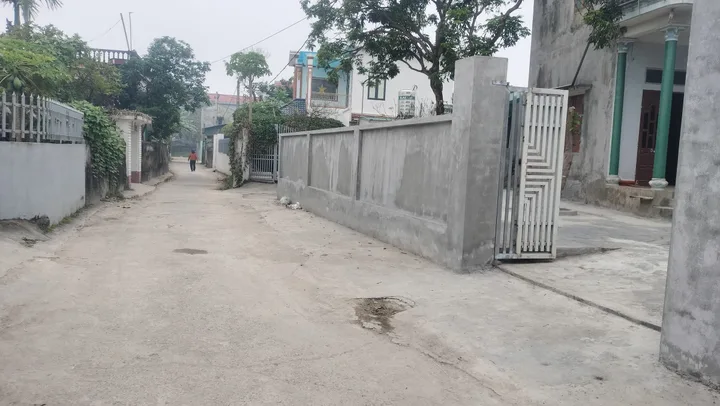 Em Bán đất 71.5m² full thổ cư ngang 4.5m đường bê tông thông, đường rộng 4.9m xe đỗ cửa giáp KCN giá 900 hướng tây nam, tại thôn 2 Xã Bối Cầu Huyện Bình Lục Hà Nam