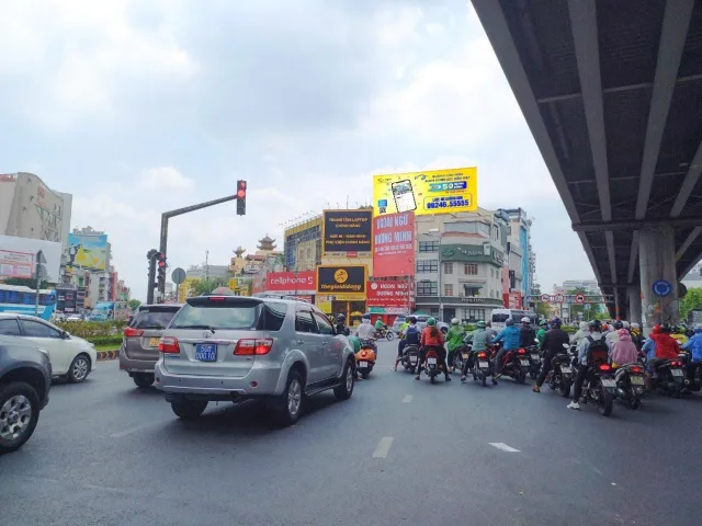 Nhà 5 tầng BTCT sau lưng mặt tiền Hoàng Văn Thụ - 35m2 - Nội thất xịn - 9 tỷ thương lượng