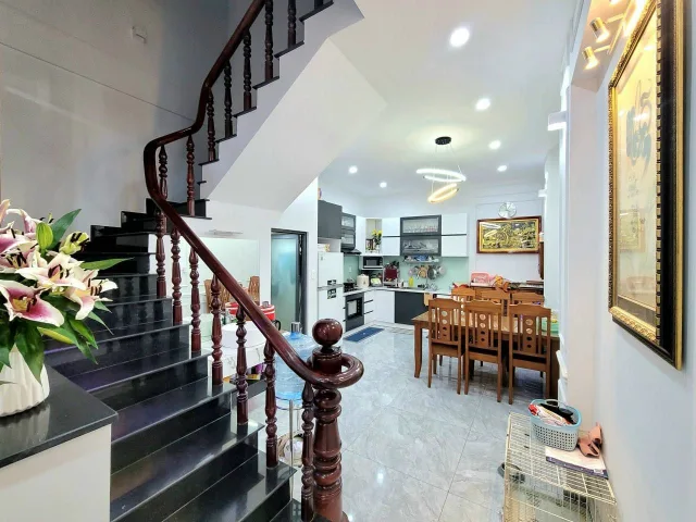 Bán nhà HXH Hai Bà Trưng, Phường 8, Quận 3 DT 4x15.5m 1 trệt 2 lầu