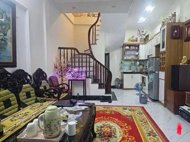 Bán nhà Ngô Gia Tự, Việt Hưng 31m²  - 5 Tầng, Ô tô đỗ cổng, Tặng full nội thất xịn sò..