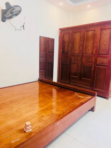 Bán nhà Ngọc Hồi – Giá 9.5 tỷ – DT 42m² x 5 tầng – MT 3.7m – lô góc, ngõ thông, ô tô
