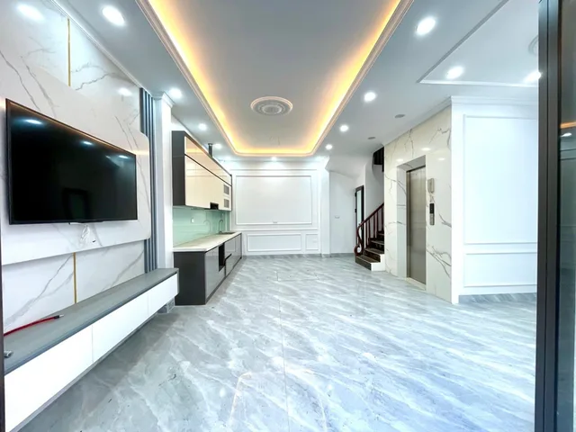 Bán nhà Ngọc Hồi – Giá 12.3 tỷ – DT 45m² x 6 tầng – MT 5.8m – thang máy, 2 mặt thoáng