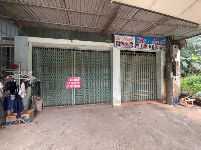 khu đông dân cư buôn bán thuận tiện nhà ở thoang mát
