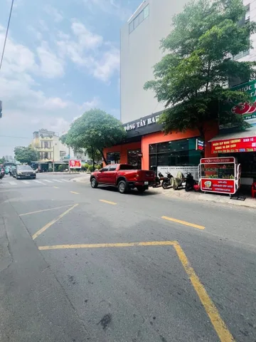 Bán nhà 99m² full thổ cư ngang 6.35m giá 16.2 tỷ tại Phường Phú Thạnh