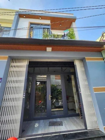 BÁN NHÀ 1 TRỆT 1 LẦU HÓC MÔN – DT 6x20 – GIÁ CHỈ 2,1 TỶ