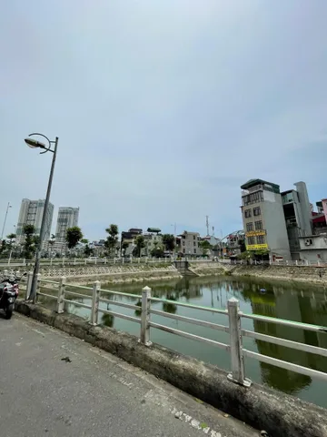 BÁN NHÀ MẶT HỒ BỒ ĐỀ 120M2- 7 TẦNG THANG MÁY- GARA Ô TÔ- NHÔ 40 TỶ