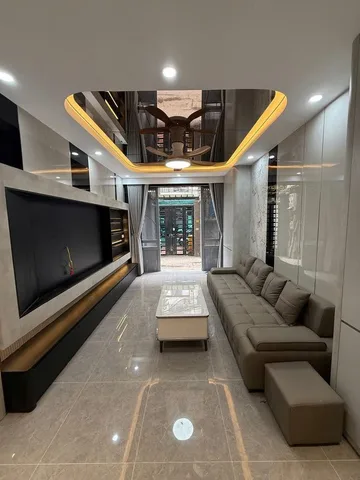 HIẾM! NHÀ QUAN NHÂN SÁT PHỐ - 38M2 x 5T - NGÕ NÔNG, GẦN Ô TÔ - GIÁ ĐẦU TƯ 11 TỶ