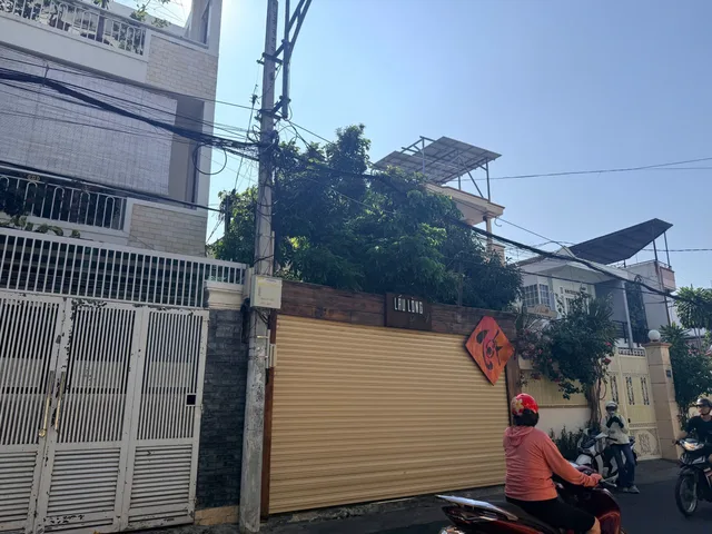 🌻BÁN NHÀ CẤP 4 MẶT TIỀN ĐƯỜNG HÁT GIANG TRUNG TÂM PHỐ BIỂN NHA TRANG 💰 125tr/m2🌻
• DT: 182m² ngang 5,7m vuông vức. Sau QH: 158,6m²