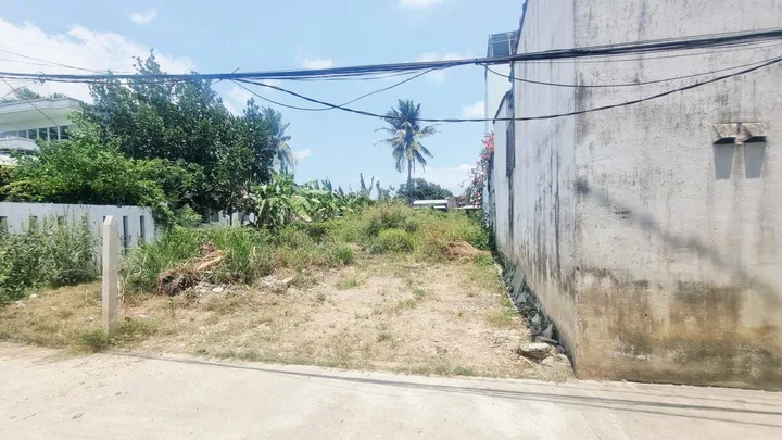 💥Cần bán lô đất Vĩnh Thạnh đường ô tô thông
– Dt: 153,3m2 ngang 5m (75m2 thổ cư)
– Đất bằng phẳng cao ráo.  Hướng tây tứ trạch
– Mặt tiền đường Nhà Nghĩa rộng 4,5m
– Cách đường 23/10 chỉ 250m, khu vực dân cư đông đúc… xây dựng tự do