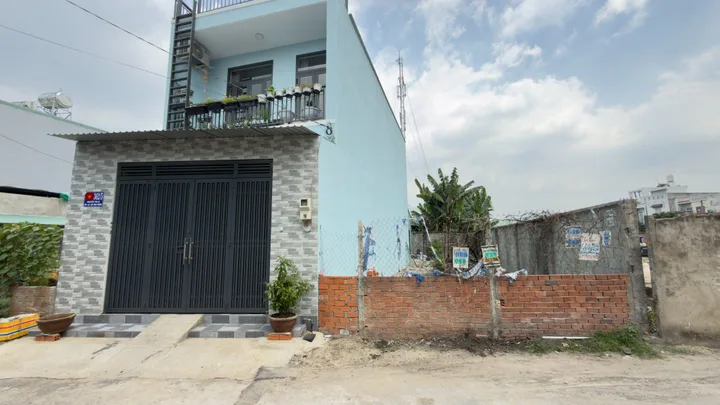 Bán Ngộp Tại Trung Mỹ Tân Xuân - 1,7 tỷ - 95,5m2 - công chứng ngay