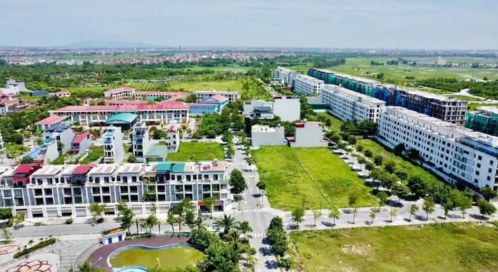 Bán nhà 101.6m² full thổ cư ngang 5m giá 6.8 tỷ tại khu Vườn Sen Dự án Từ Sơn Garden City