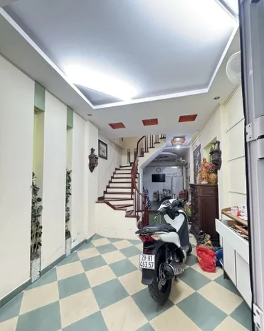 Bán nhà Chùa Láng 45m, gần các trường ĐH Lớn, dân xây. 12,4 Tỷ