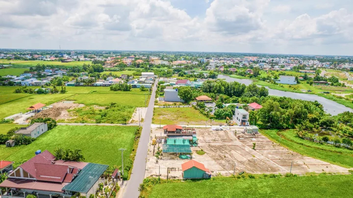ĐẤT MẶT TIỀN- SAU CHỢ CẦN ĐƯỚC