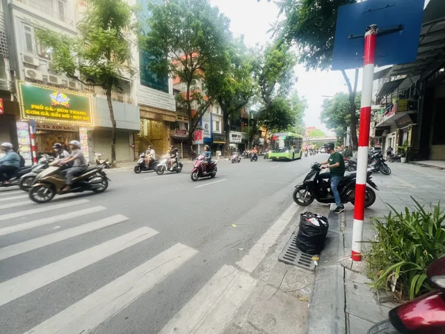 Bán nhà Mặt phố Huế 185m² full thổ cư ngang 6.5m giá 139 tỷ tại Phường Hai Bà Trưng (MUA/BÁN BĐS nhắn tin Zalo 0862299066)