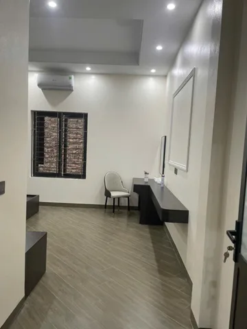 Bán nhà 5 tầng thuộc dự án công ty nhà khu khả lễ 2. Diện tích 73.5m mặt tiền 4.9m hướng đông nam. Cạnh khu trầu cau garden. Phường võ cường tỉnh bắc ninh