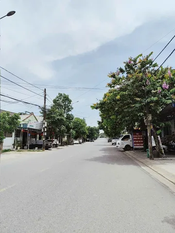 Bán đất đường Nguyễn Du Nam Đông Hà - có kho kiên cố, khung thép trên đất