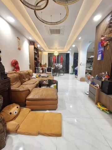 Bán Nhà Mới 4 Tầng, Có Gara ÔTô, Mặt Tiền 8M Nở Hậu, Nguyễn Văn Linh Phú Mỹ Hưng. Chỉ 7.8Tỉ