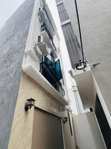 Nhà 32m Di Trạch Mới 5 tầng 5ty35 - Ô tô - Nở Hậu Càng Ở Càng Phát