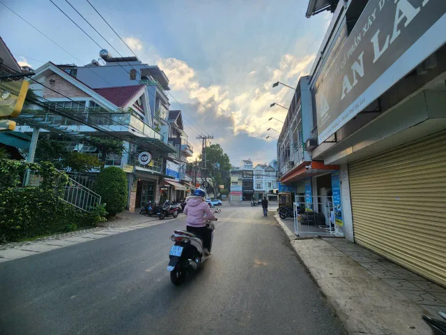 Cho thuê nhà mặt tiền 10m Vạn Hạnh phường 8 Đà Lạt giá 20 triệu