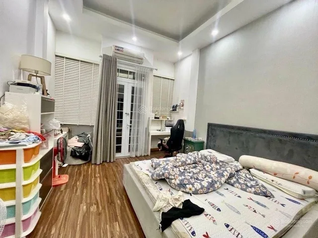 Bán nhà 53m² full thổ cư ngang 5m giá 11.1 tỷ tại Đường Hoàng Cầu Phường Ô Chợ Dừa
