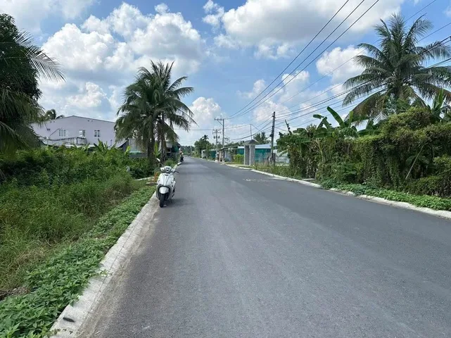 Cực Sốc!!! NHÀ MỚI Hẻm Xe Hơi 7 Chỗ. P, Trung An. TP Mỹ Tho cũ. Giá chưa dến 1 tỷ.