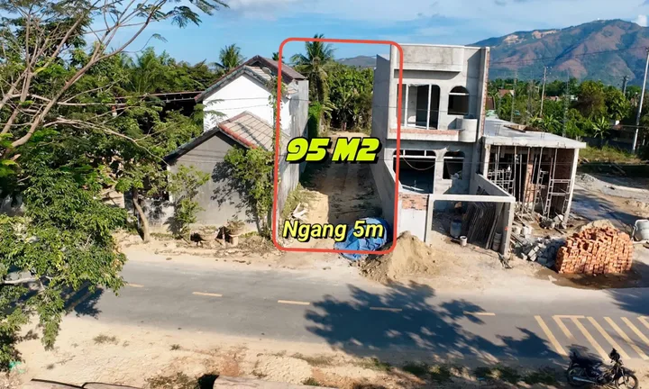 Mặt tiền Hương Lộ 45 Diên Phú gần cầu Voi
🚩DT 95m2; ngang 5m Đường chính rộng 10m kết nối Thị trấn Diên Khánh và Tây Nha Trang.
🚩Dân cư đông đúc,Gần chợ, trường học , bv, Di chuyển về Nha Trang chỉ 7km
💵Giá bán 1,5 tỷ có bớt cho khách thiện chí