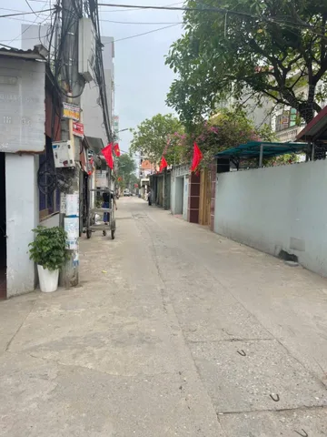 🔉🔉🔉Lô góc đường thông oto 7 chỗ tổ 4 gia thượng 78,3m2 giá 3,x tỷ 
☎️☎️☎️Quan tâm liên hệ hoặc ib em ạ!