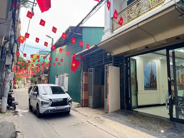 NHÀ ĐẸP Ở LUÔN HOÀNG MAI - 2 Ô TÔ VÀO GARA NGỦ