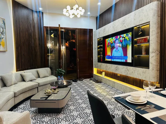 💥Nhỉnh 13 tỷ có nhà 75m2 ở Hoàng Mai - Sân trước nhà rộng 4m cực thoáng - VF3 đỗ cửa💥