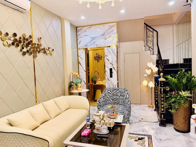 💥Nhỉnh 9 tỷ nhà đẹp Hoàng Mai - Ngõ nông - Nở hậu - Thang máy - Nội thất nhập khẩu💥