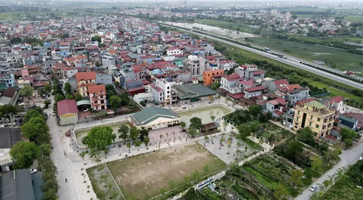 Bán gấp đất thổ cư 122m2 cách Quốc lộ 21A mở rộng, 1,22 tỷ, mặt tiền rộng, kinh doanh được