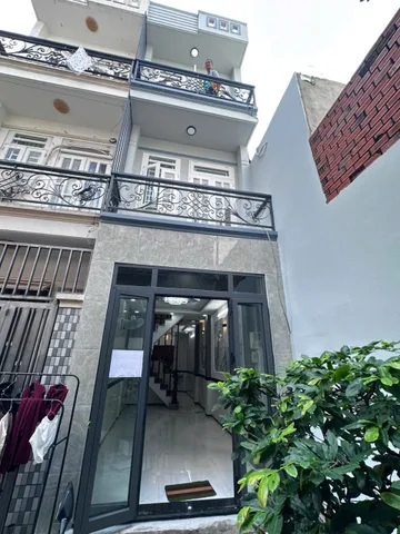 2 căn 1 sổ. Nhà 3,3x13m 2 lầu Hiệp Thành 13 có 4PN, hẻm xe hơi. Giá 2,78 tỷ