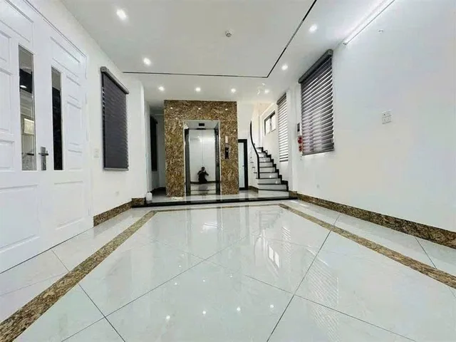 Cho Thuê Nhà Ngõ 81 Trung Kính - Cầu Giấy 40M² 6 Tầng Thang Máy 3 Ngủ - Nội Thất CB - Giá Thuê 24tr