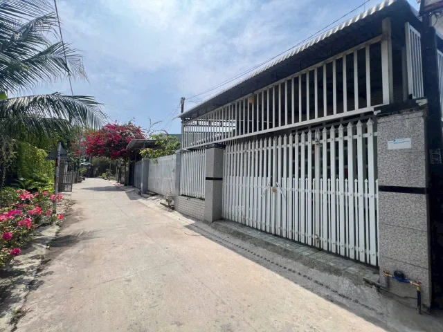 Chính chủ -- Hạ Giá Bán gấp căn nhà cấp 4 có gác lửng ở 1/ Đ. Suối Lội 103m2 SHR giá 999tr