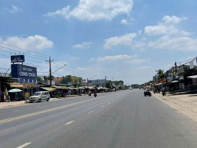 Bán lô đất mặt tiền đường nhựa lơn khu Họa Mi