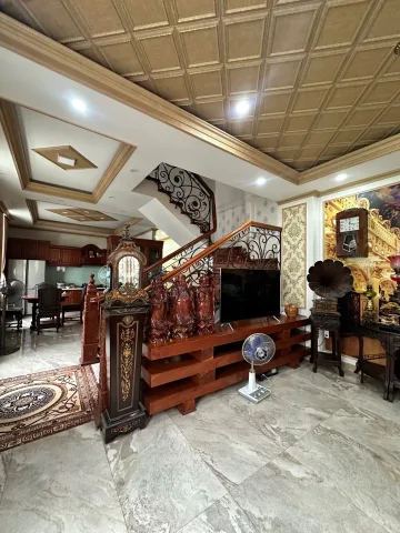 Bán nhà mặt tiền An Phú Đông Quận 12 diện tích 72m2, 4 tầng, lô góc đẹp, nội thất gỗ cao cấp, giá 14 tỷ nhỉnh thương lượng chính chủ.