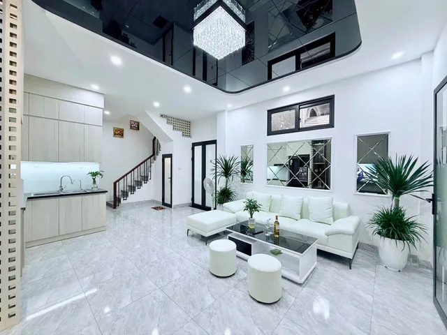 Bán nhà Lê Trọng Tấn - Thanh Xuân – Giá 14.8 tỷ – DT 45m² x 6 tầng – MT 4.5m – lô góc, thang máy, gần ô tô