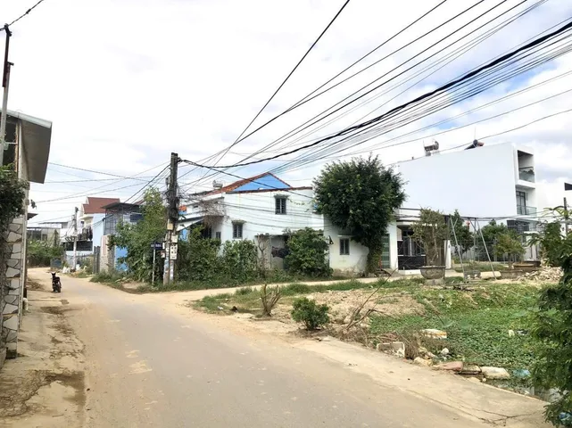 🫰Hạ giá giảm sâu đất Diên An đường Thông Tin gần khu đô thị Phú Ân Nam 2
** Diện tích: 116,5m2 ( ngang 7m)
** Giá: 16tr/m2 (giá cũ 18,5tr/m2)
** Hướng: Đông Bắc