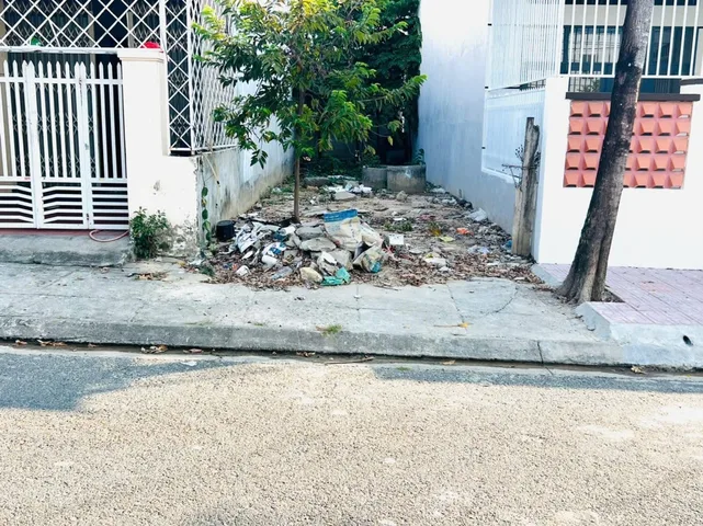 Lô đất Lộc Phát ( 68m2) cực hiếm của TĐC Đất Lành, Phường Nam Nha Trang,   mặt tiền đường nhựa rộng 10m  
 
💖💖  3 tỷ 180 triệu💖💖

☘☘☘️ Chính chủ cần bán lô đất vị trí  đẹp, gần trường tiểu học, trường mầm non , khu dân cư đông, nhiều nhà cao tầng mới 