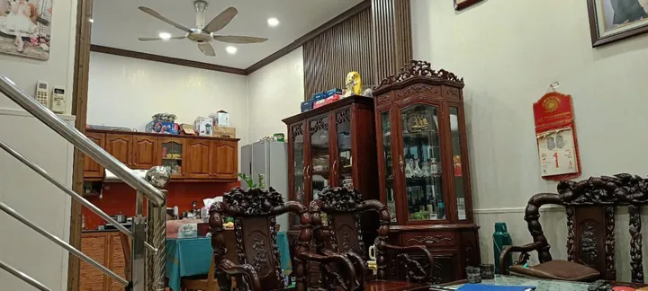 Bán nhà Xã Đàn- Đê La Thành 41m, 3 mặt thoáng nhà không bí. 8,2 Tỷ