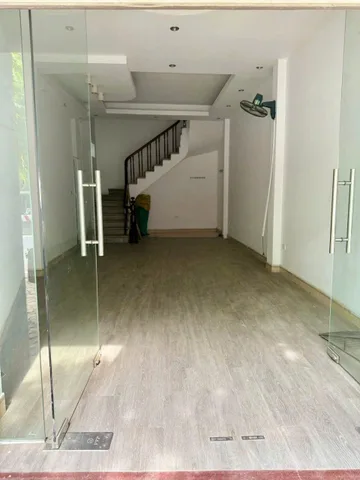 Cho Thuê Nhà Mặt Phố Lạc Long Quân - Tây Hồ 50M² 5 Tầng - Ở, Kinh Doanh VP... Giá Thuê 20tr